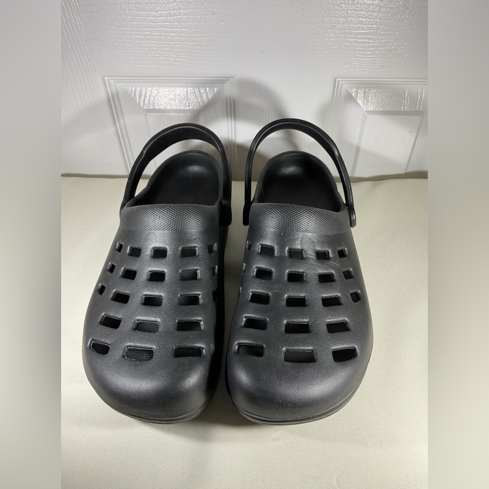 Women’s New Sleek Black Clogs Mules Padded Vents Classic Comfort Unbranded Sz 11